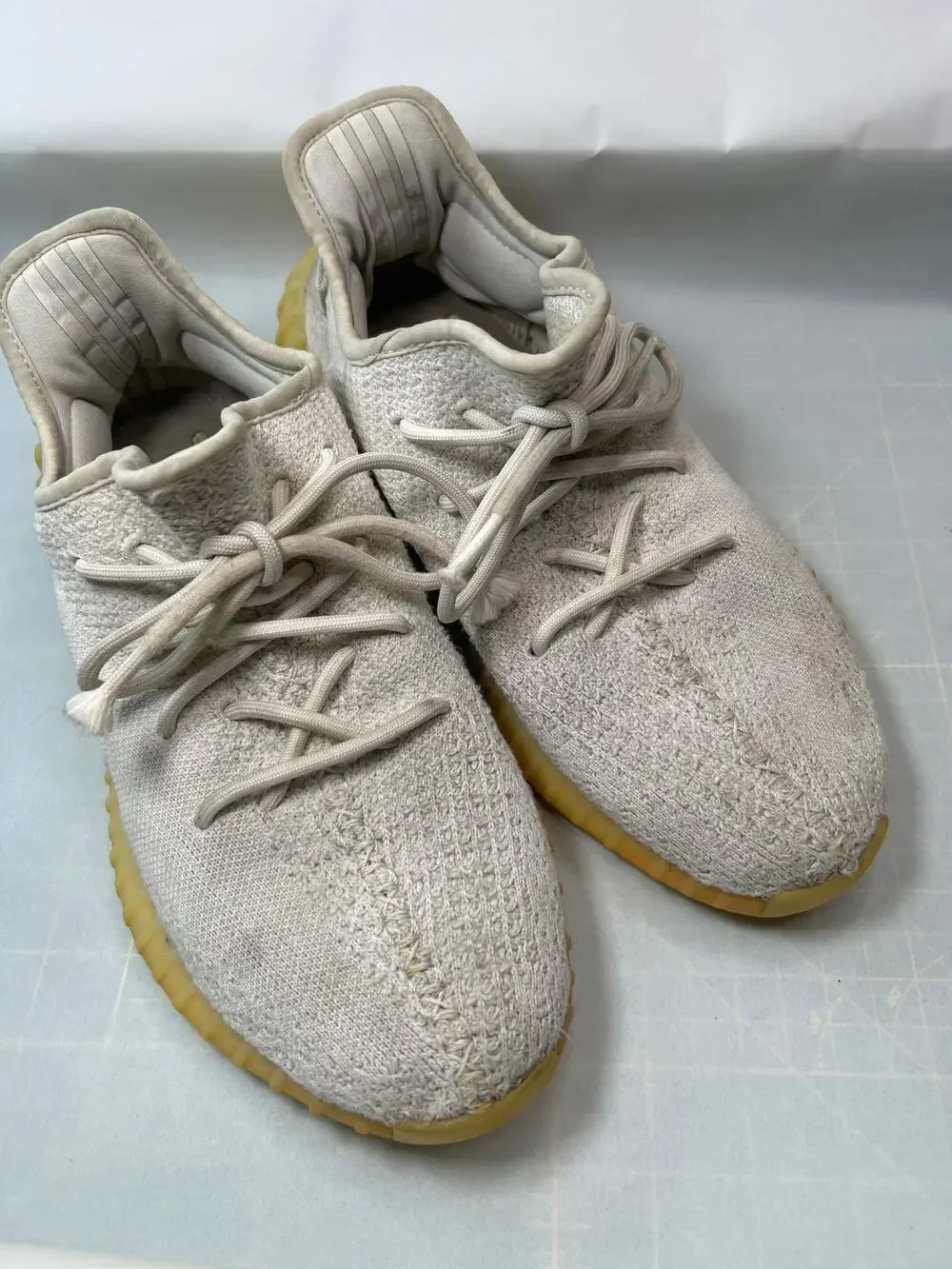 Pre-Owned Size 8.5 - adidas Yeezy Boost 350 V2 Low Bone